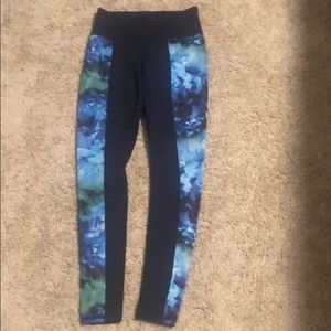 💰 3/$25 Athleta X Small athletic leggings